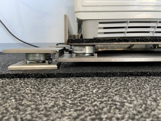 GPS K&uuml;hlschrank im Impfmobil Detail